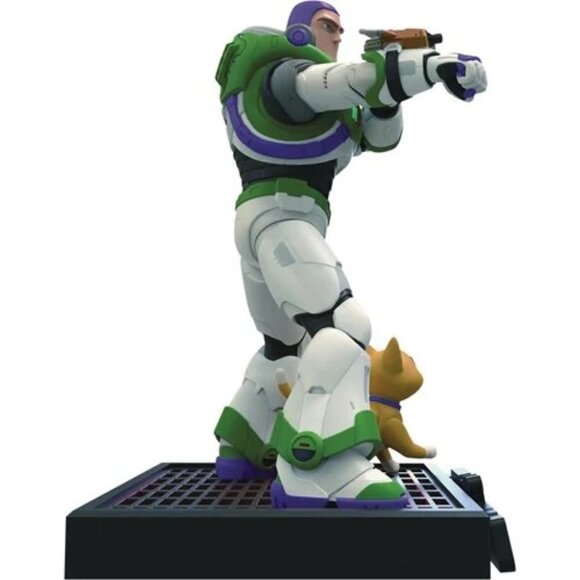 Beast Kingdom - Lightyear DS-110 Buzz Lightyear Diorama Stage 6 Statue - Picture 3 of 4